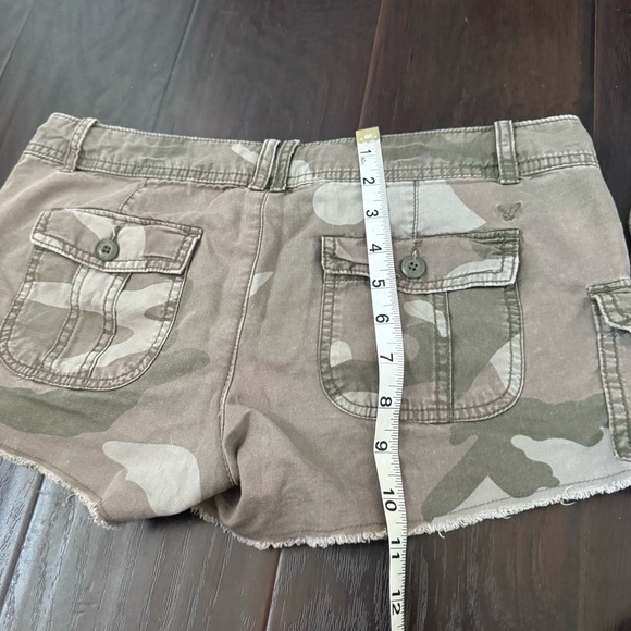 Y2K Cargo Camo Shorts Women’s Low Rise Distressed Cutoff Utility Pockets 10 - Picture 6 of 6